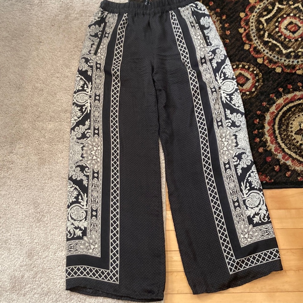 Zara Black and White Patterned Pants